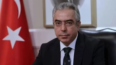 Mehmet Uçum: Hukuken ve siyaseten Cumhurbaşkanına saygı her yerde gösterilmelidir