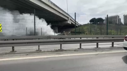 Lüks otomobil alevlere teslim oldu! D-100 karayolu trafiğe kapandı