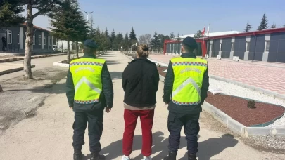 3 yıl hapis cezasıyla aranan şahsı jandarma yakaladı