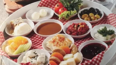 Aç Karnına Tüketilmemesi Gereken Besinler: Mide Sorunlarına Yol Açabilirsiniz!