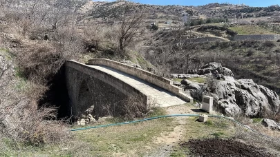 Osmanlı döneminde inşa edilen tarihi köprü asırlardır ayakta duruyor