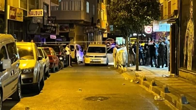 Bağcılar’da motosikleti şüpheliler iki kişiye silahlı saldırı düzenledi