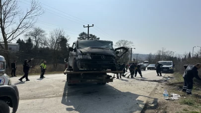 Sapanca'da trafik kazasında 5'i çocuk, 10 kişi yaralandı