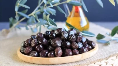 Zeytinin Faydaları ve Besin Değeri: Ramazan Sofralarının Sağlıklı Yıldızı