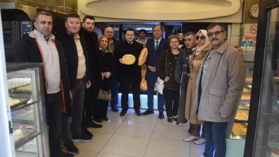 MHP Lideri Bahçeli'nin öncülüğünde başlatılan ''Askıda Dokuz Gülek Buğday'' projesi Manisa'da devam ediyor