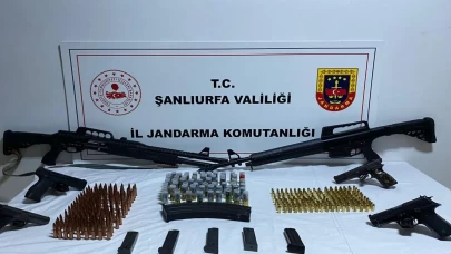 Şanlıurfa’da eş zamanlı operasyonla silah ve uyuşturucu ele geçirildi.