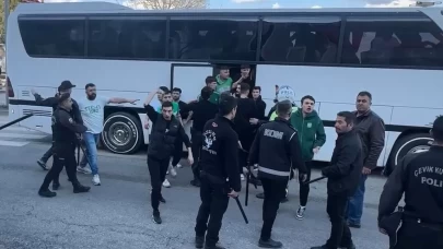 Bursaspor taraftarlarına polis müdahalesi