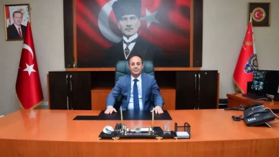 Adana Emniyet Müdürü, kadın polislerin 8 Mart'ını kutladı