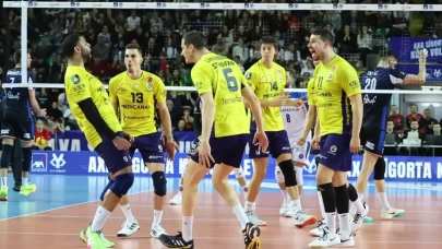 Bakan Bak'tan Kupa Voley şampiyonu Fenerbahçe Medicana'ya tebrik mesajı