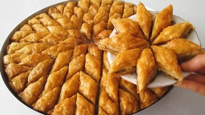 Ev Yapımı Baklava Tarifi: İncecik Yufkalar ve Şerbetin Muhteşem Uyumu!