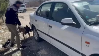 Van'da bir araçta 36 kilo 300 gram likit sentetik uyuşturucu bulundu