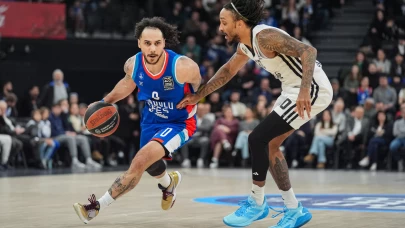 Anadolu Efes, Virtus Bologna'yı farklı geçti