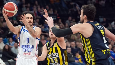 Fenerbahçe, Anadolu Efes'i son topta devirdi