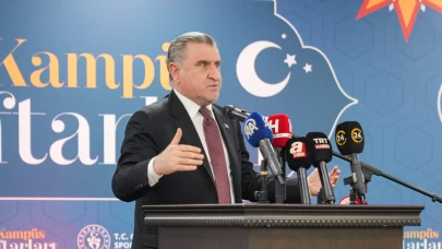 Gençlik ve Spor Bakanı Osman Aşkın Bak, öğrencilerle iftar programında buluştu