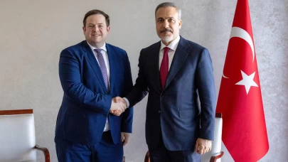 Bakan Fidan Cenevre'de İngiltere Dışişleri Bakanı ile kritik görüşme gerçekleştirdi