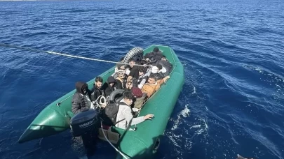 Çanakkale açıklarında 24 kaçak göçmen yakalandı