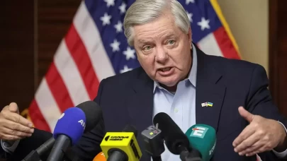 ABD'li senatör, askeri desteğin kesildiği Ukrayna'nın "Afganistan'dan daha kötü olacağını" savundu