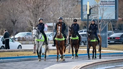 Van'da kadın süvariler görev başında