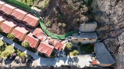 Artvin’de bir otelin istinat duvarı çöktü: 1 yaralı