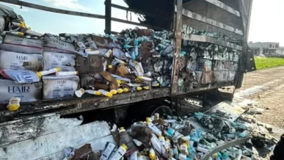 Mardin'de seyir halindeki tır alev aldı