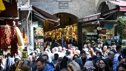 İstanbul'da bayram alışverişi: Eminönü ve Mahmutpaşa'da yoğunluk