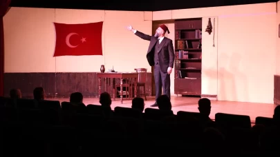 Mehmet Akif Ersoy’un hayatı tiyatro sahnesinde