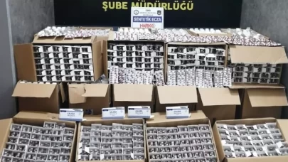 İzmir'de 160 bin 940 sentetik ecza hap ele geçirildi