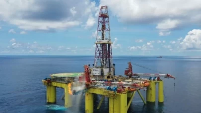 Güney Çin Denizi'nde dev petrol yatağı bulundu
