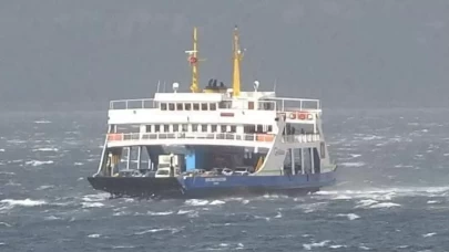 Geyikli-Bozcaada feribot seferlerine fırtına engeli