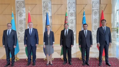 Mirziyoyev, AB Dış İlişkiler Yüksek Temsilcisi Kallas'la görüştü