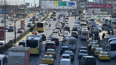 İstanbul Zincirlikuyu’da akşam yoğunluğu, sürücülere zor anlar yaşatıyor