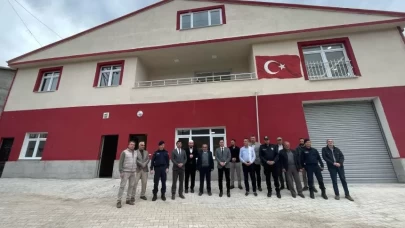 Şehit Yasin Karaca'nın yenilenen babaevi dualarla ailesine teslim edildi