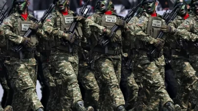 Endonezya'da askeri yetkililere sivil görev: Oy birliğiyle onaylandı