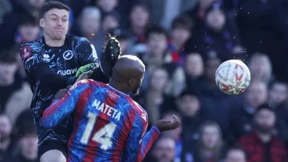 Mateta’ya uçan tekme atan Liam Roberts'ın cezası belli oldu!