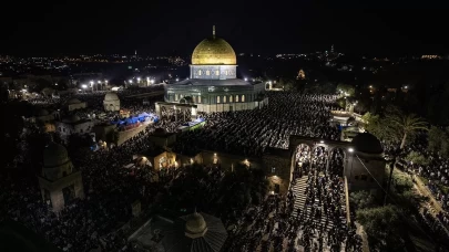 180 bin Müslüman, Kadir Gecesi için Mescid-i Aksa'da buluştu