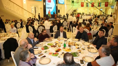 Türkiye mezunu akademisyen ve iş insanları, Bakü'de buluştu