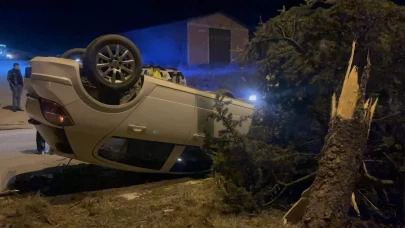 Tavşanlı’da otomobil takla attı: 3 yaralı