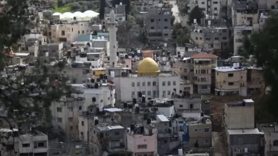 İsrail Ramazan'ın ilk gününde Nur Şems Mülteci Kampında 11 evi yıktı