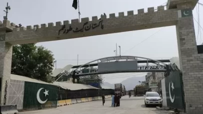 Pakistan ile Afganistan arasında sınırda geçici ateşkes konusunda anlaşmaya varıldı