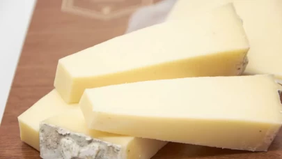 Küflü Kaşar Yenir Mi? Sağlığa Zararı Var Mı?