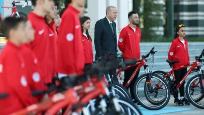 Cumhurbaşkanı Erdoğan, 60. Cumhurbaşkanlığı Türkiye Bisiklet Turu tanıtımına katıldı