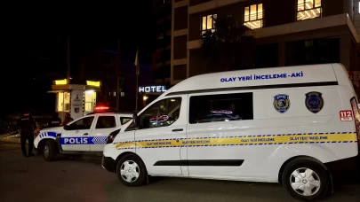 Bıçaklı kavga dehşeti! İzmir Buca'da 2 yaralı, 1'inin durumu ağır!