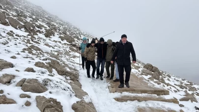 Nemrut Dağı'nda yaralanan Fransız turist ekiplerce kurtarıldı