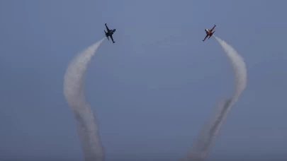 Türk Yıldızları, Mersin semalarında uçtu