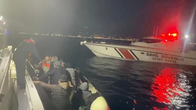 Bodrum'da lastik botta 21 düzensiz göçmen yakalandı