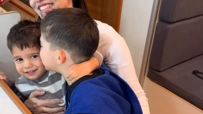 Fahriye Evcen ve oğullarından karavan pozları