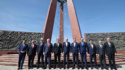 TBMM Başkanı Kurtulmuş'tan Ata-Beyit Ulusal Tarih ve Anıt Kompleksi'ne ziyaret