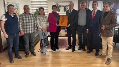 Liseli öğrencilerden Türk Eğitim Sen Başkanı Geylan'a ziyaret