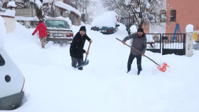 Kastamonu'da kar kalınlığı yarım metreyi geçti