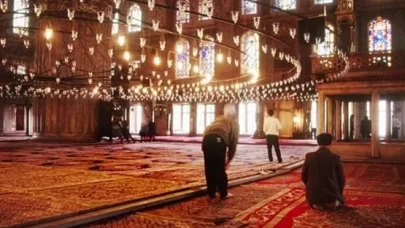 Kaza Namazlarında Ezan ve Kamet Şart mı? İşte Merak Edilen Diyanet Görüşü